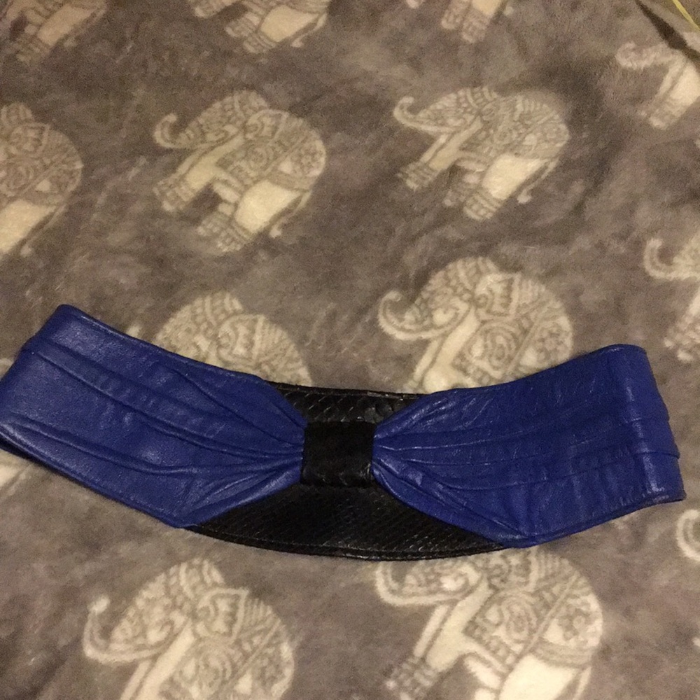 Vintage Wide Leather Belt - Picture 3 of 3